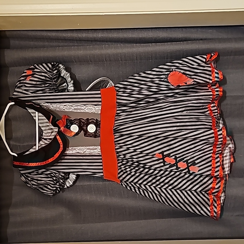 Costume